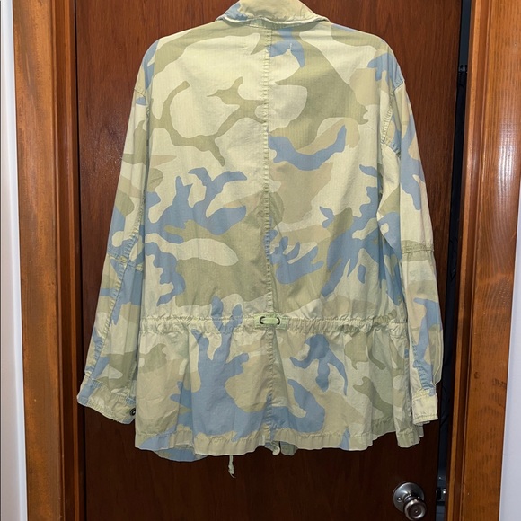 FREE PEOPLE STUNNING UTILITY JACKET - Green and Blue Camouflage Cotton EUC M - Picture 4 of 6